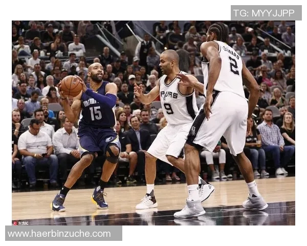 灰熊与马刺季后赛激战正酣直播全程回顾与精彩瞬间分析